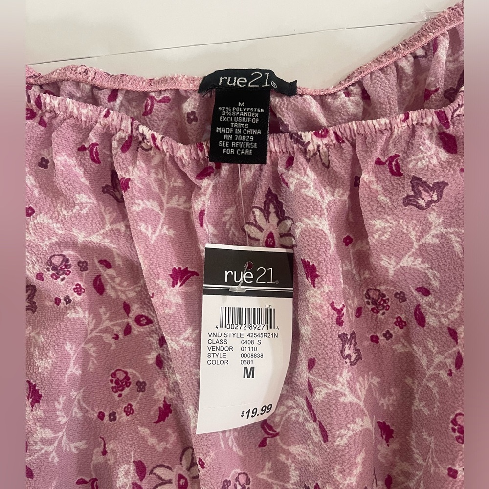 NWT Women’s Light Pink Floral Romper Size M - Picture 3 of 10